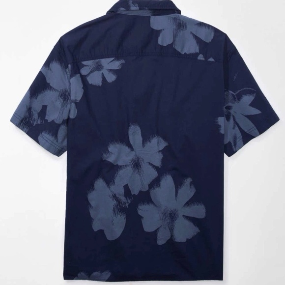NWT American Eagle Men Floral Button-Up Poolside Shirt Size Medium - Picture 2 of 10